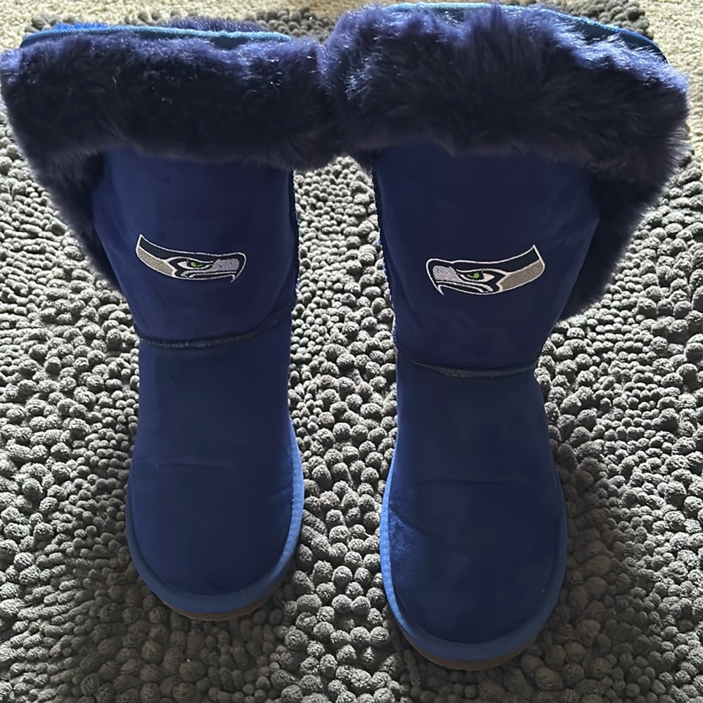 Seahawks Pull On Boots